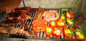 Asado y chorizos a la parrilla