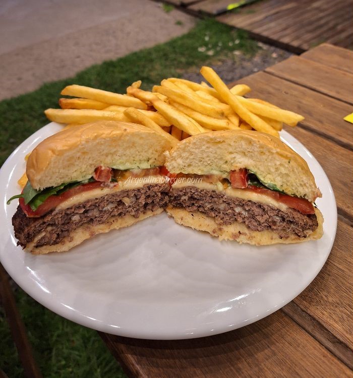 Tasty Burger Gorriti - Hamburguesa Caprese 