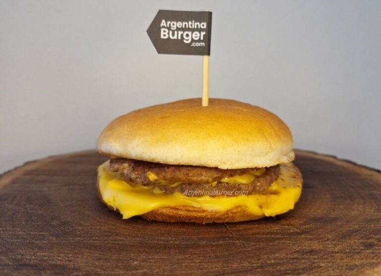 McDonald's - Hamburguesa con Queso Doble (con extra queso) 